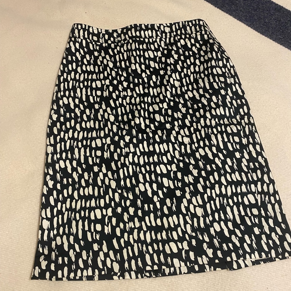 Ann Taylor Black and White Pencil Skirt